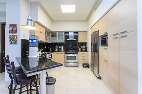 Okol Paraiso by Riviera Rentals