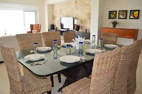 Okol Paraiso by Riviera Rentals