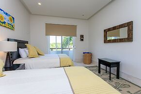 Okol Paraiso by Riviera Rentals