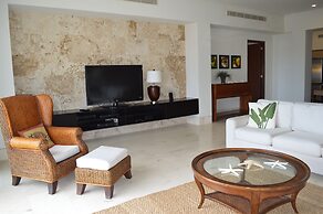 Okol Paraiso by Riviera Rentals