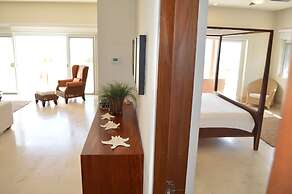 Okol Paraiso by Riviera Rentals