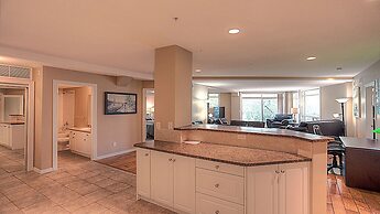 Discovery Bay Resort by KVR