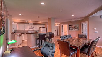 Discovery Bay Resort by KVR