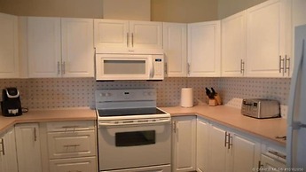 Discovery Bay Resort by KVR