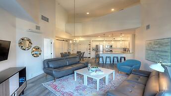 Discovery Bay Resort by KVR