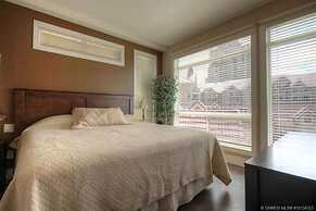 Discovery Bay Resort by KVR