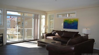 Discovery Bay Resort by KVR