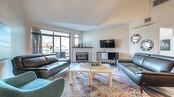 Discovery Bay Resort by KVR