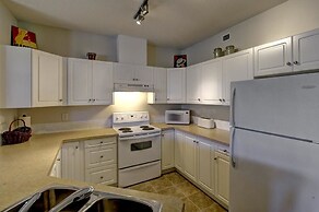 Discovery Bay Resort by KVR