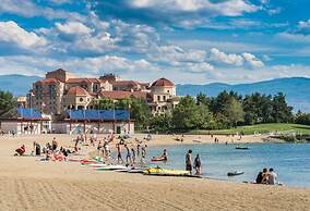 Discovery Bay Resort by KVR