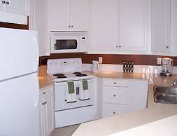 Discovery Bay Resort by KVR