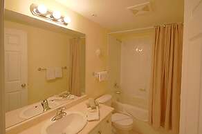 Discovery Bay Resort by KVR