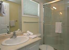 Discovery Bay Resort by KVR