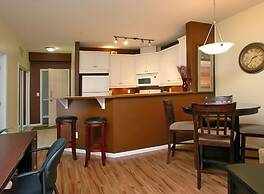 Discovery Bay Resort by KVR