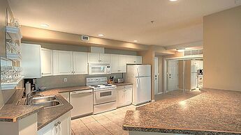 Discovery Bay Resort by KVR