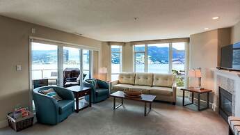 Sunset Waterfront Resort by KVR