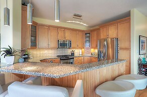 Sunset Waterfront Resort by KVR