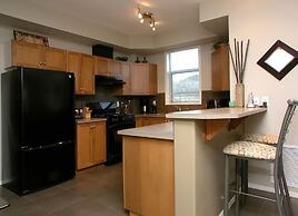 Sunset Waterfront Resort by KVR