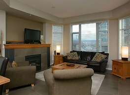 Sunset Waterfront Resort by KVR