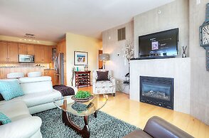 Sunset Waterfront Resort by KVR