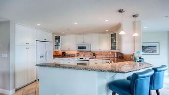 Sunset Waterfront Resort by KVR