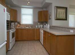 Sunset Waterfront Resort by KVR