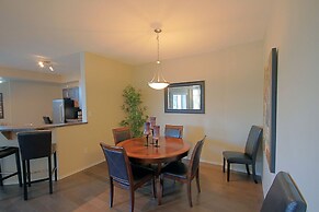 Sunset Waterfront Resort by KVR