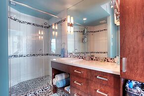 Sunset Waterfront Resort by KVR