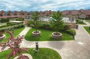 Sunset Waterfront Resort by KVR