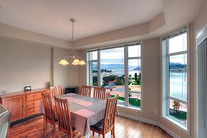 Sunset Waterfront Resort by KVR