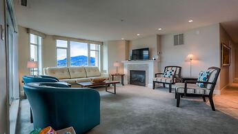 Sunset Waterfront Resort by KVR