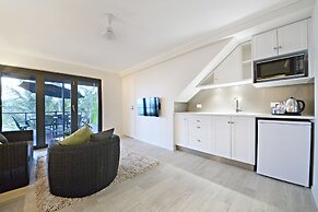 Crusoe's Beach House Ocean Views