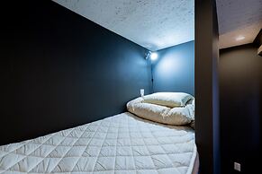 bnb+ Costelun Akiba - Hostel, Caters to Women