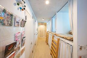 bnb+ Costelun Akiba - Hostel, Caters to Women