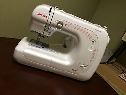 bnb+ Costelun Akiba - Hostel, Caters to Women