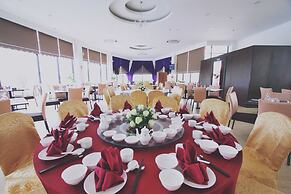 The Regency Waterfront Hotel