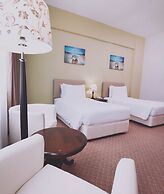 The Regency Waterfront Hotel