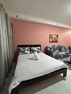 Manila Lee - Malate Bayview Mansion