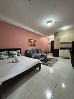 Manila Lee - Malate Bayview Mansion