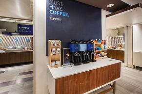 Holiday Inn Express & Suites Atlanta N - Woodstock by IHG