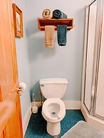 Blue Moon Guest House and Saloon