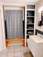 Blue Moon Guest House and Saloon