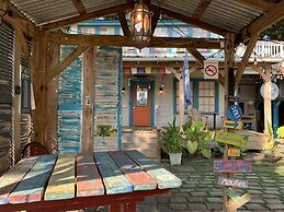 Blue Moon Guest House and Saloon