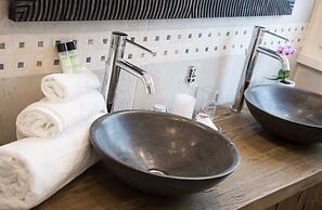 Magnolia St.Peter's Suites