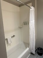 La Quinta Inn & Suites by Wyndham Terre Haute