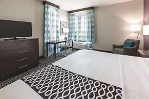 La Quinta Inn & Suites by Wyndham Terre Haute
