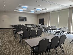 La Quinta Inn & Suites by Wyndham Terre Haute