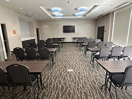 La Quinta Inn & Suites by Wyndham Terre Haute