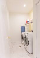 Aurora Deluxe Vacation Guest House