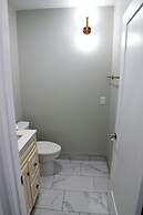 Aurora Deluxe Vacation Guest House